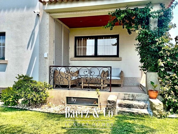 photo 2 Luxury furnished 5-Bedroom Villa