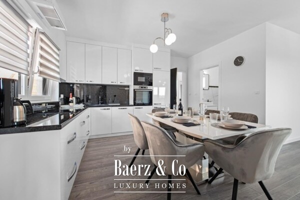 photo 13 Medulin, luxury villa with three apartments, sea view and pool, near beach