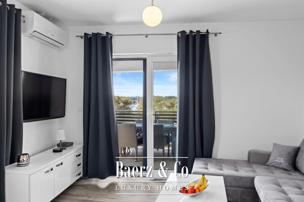 photo 15 Medulin, luxury villa with three apartments, sea view and pool, near beach